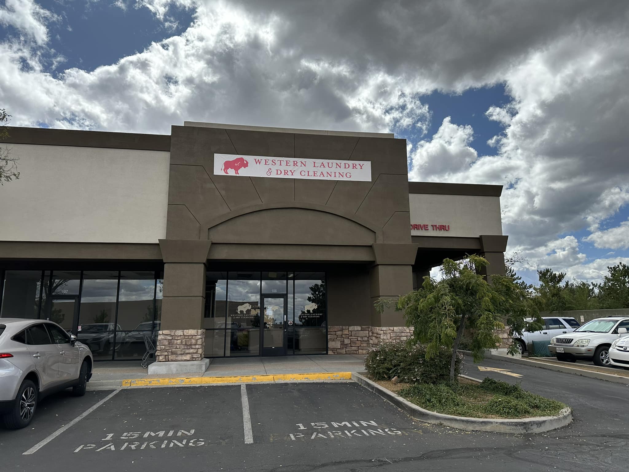 western laundry and dry cleaners, laundry, dry cleaner, Prescott valley, Prescott, fain signature group, new business, tenant, real estate